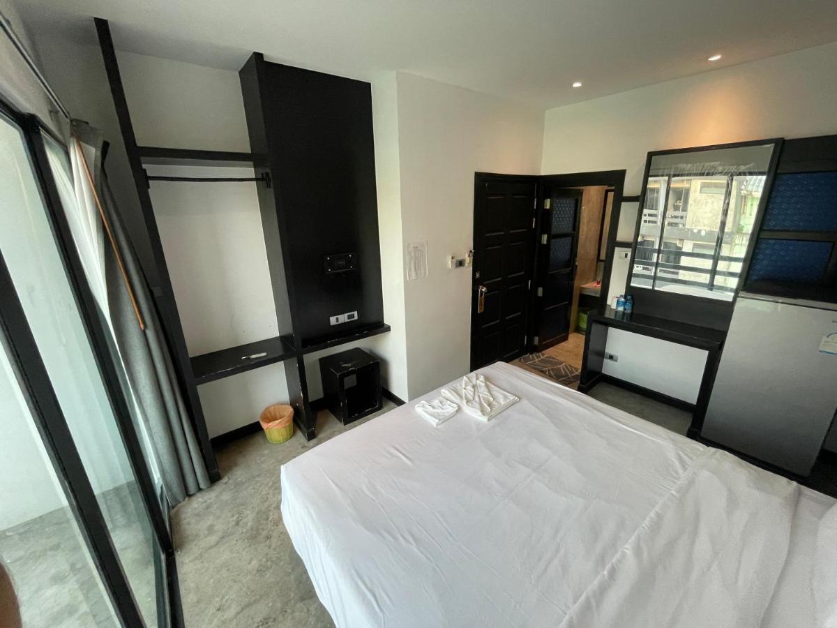 Islanda Hotel Patong Exterior photo