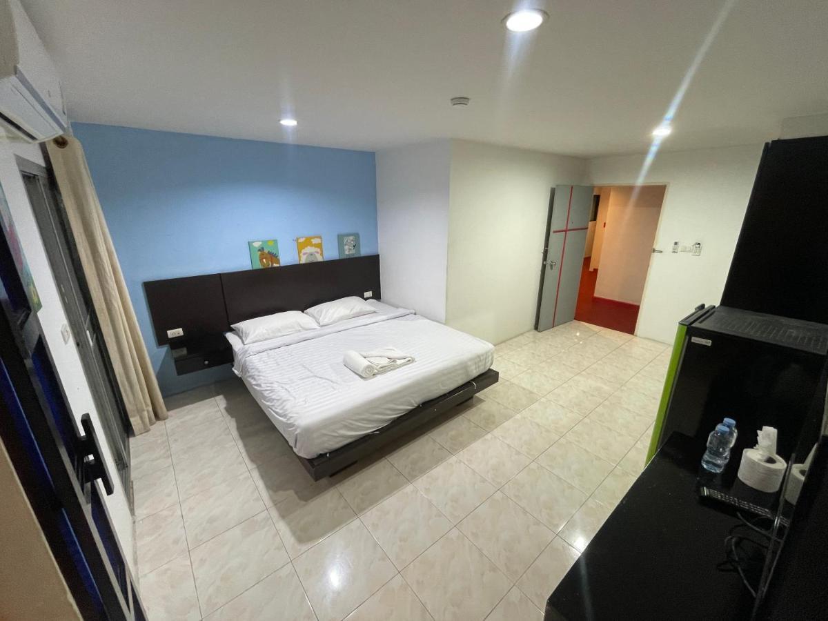 Islanda Hotel Patong Exterior photo