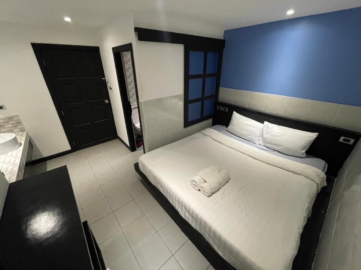 Islanda Hotel Patong Exterior photo